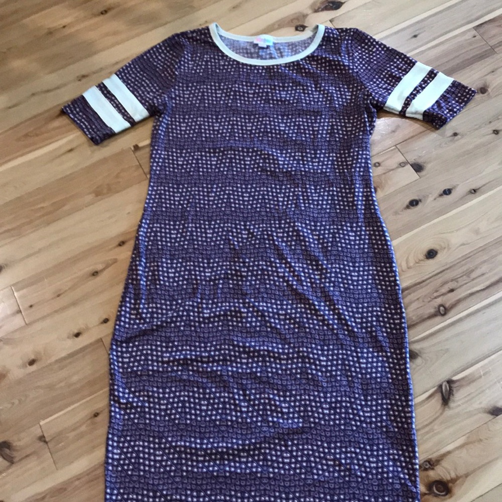 LuLaRoe Julia, medium 🖤